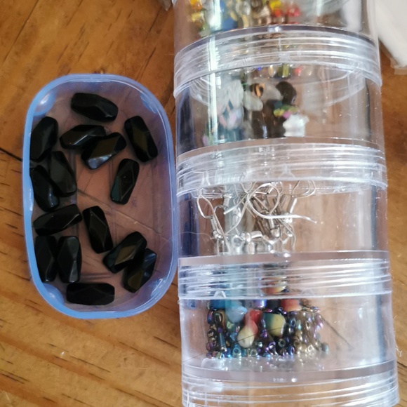 Craft box with jewelry making tools, beads and fun fabric - Picture 6 of 6